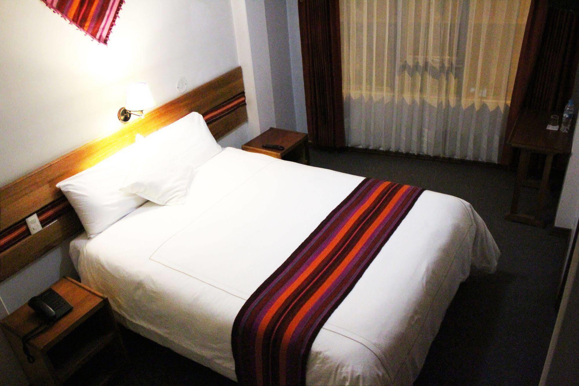 Cantuta Inn Puno Exterior photo